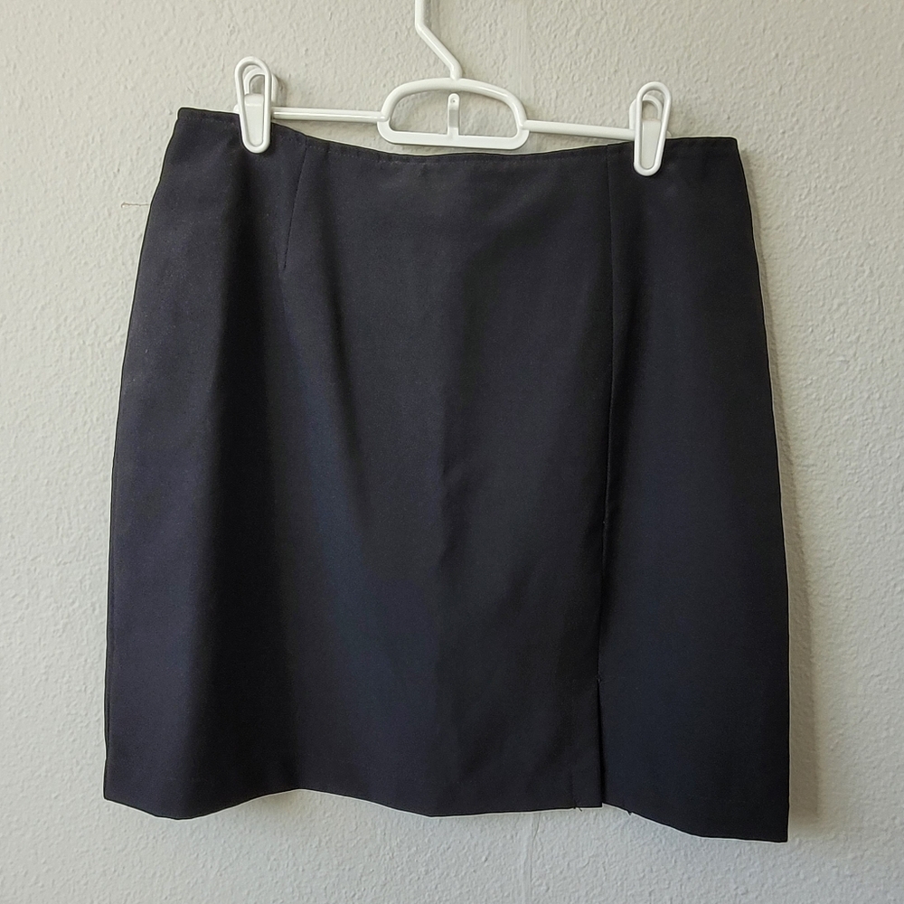 Classic Black Women's Mini Straight Skirt with Slit Size 12 California Influence